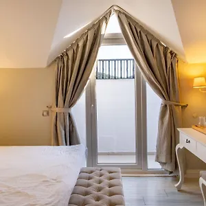 https://the-pine-hill-hotel-suites.aegeanhotels.net